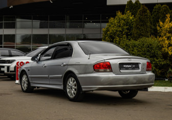 Подержанный автомобиль Hyundai Sonata 2008 года (5 фото)