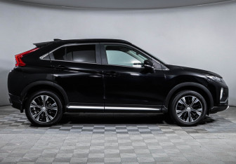 Подержанный автомобиль Mitsubishi Eclipse Cross 2019 года (4 фото)