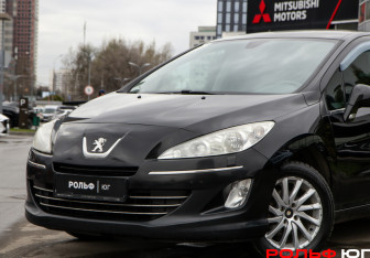 Подержанный автомобиль Peugeot 408 2013 года (14 фото)