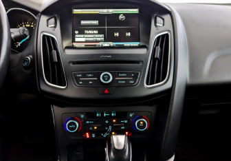 Подержанный автомобиль Ford Focus Hatchback 2016 года (15 фото)