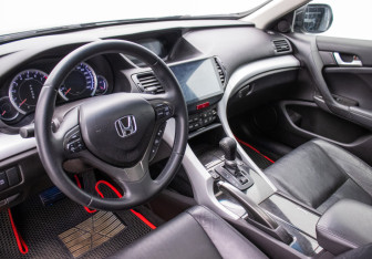Подержанный автомобиль Honda Accord Sedan 2011 года (9 фото)