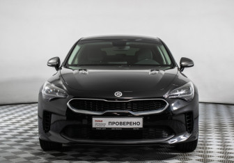 Подержанный автомобиль Kia Stinger 2021 года (2 фото)