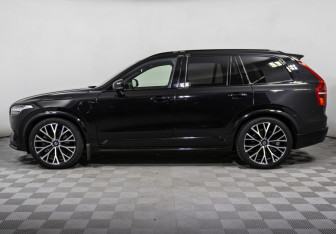 Подержанный автомобиль Volvo XC90 2021 года (9 фото)