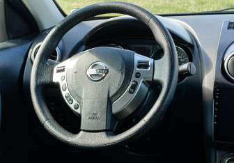 Подержанный автомобиль Nissan Qashqai 2010 года (14 фото)