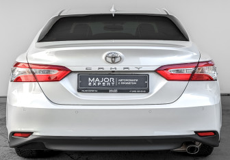 Подержанный автомобиль Toyota Camry Sedan 2022 года (6 фото)