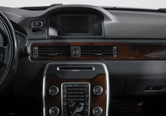 Подержанный автомобиль Volvo S80 2014 года (13 фото)