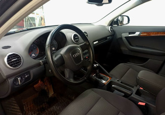 Подержанный автомобиль Audi A3 Hatchback 2012 года (18 фото)