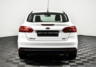 Подержанный автомобиль Ford Focus Sedan 2016 года (4 фото)