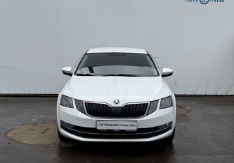 Подержанный автомобиль Skoda Octavia Liftback 2017 года (2 фото)