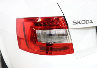 Подержанный автомобиль Skoda Octavia Liftback 2019 года (20 фото)