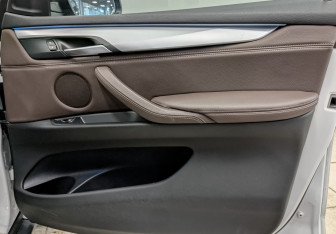 Подержанный автомобиль BMW X5 2018 года (24 фото)