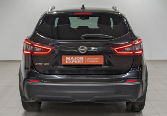 Подержанный автомобиль Nissan Qashqai 2021 года (6 фото)