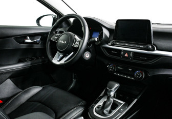 Подержанный автомобиль Kia Cerato Sedan 2022 года (7 фото)