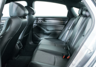 Подержанный автомобиль Honda Accord Sedan 2022 года (14 фото)