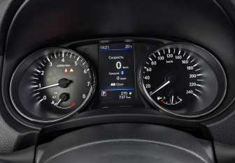 Подержанный автомобиль Nissan Qashqai 2022 года (16 фото)