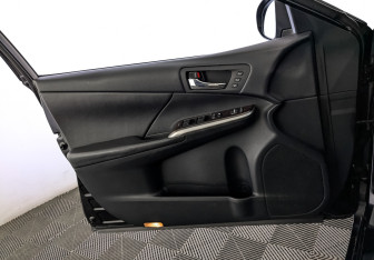 Подержанный автомобиль Toyota Camry Sedan 2016 года (19 фото)