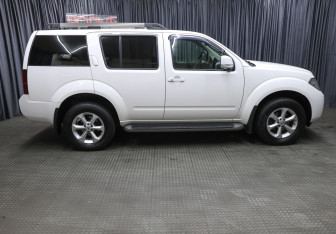 Подержанный автомобиль Nissan Pathfinder 2014 года (4 фото)