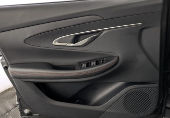 Подержанный автомобиль Changan UNI-T 2023 года (19 фото)