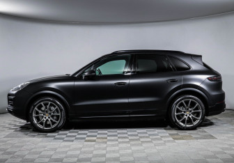 Подержанный автомобиль Porsche Cayenne 2023 года (8 фото)