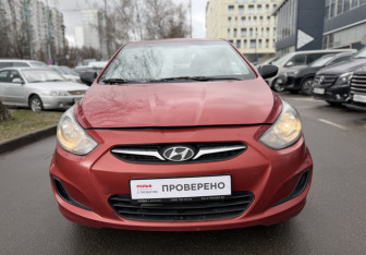 Подержанный автомобиль Hyundai Solaris Sedan 2011 года (2 фото)