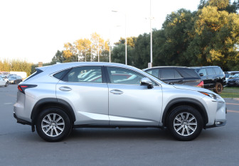 Подержанный автомобиль Lexus NX 2015 года (4 фото)