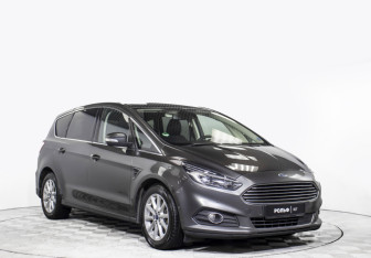 Подержанный автомобиль Ford S-MAX 2017 года (3 фото)