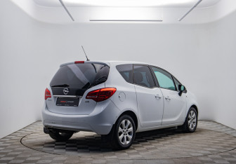 Подержанный автомобиль Opel Meriva 2013 года (5 фото)