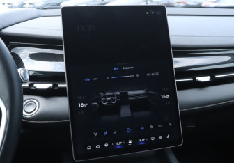 Подержанный автомобиль Geely Preface 2024 года (16 фото)