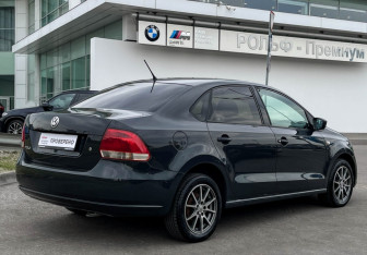 Подержанный автомобиль Volkswagen Polo Sedan 2012 года (5 фото)
