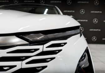 Подержанный автомобиль Omoda C5 2023 года (17 фото)