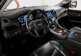 Подержанный автомобиль Cadillac Escalade Suv 2019 года (7 фото)