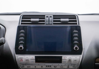 Подержанный автомобиль Toyota Land Cruiser Prado 2021 года (14 фото)