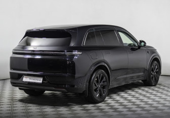 Подержанный автомобиль LiXiang L7 2023 года (5 фото)