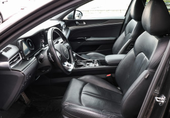 Подержанный автомобиль Kia K5 2021 года (15 фото)
