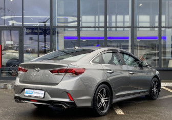 Подержанный автомобиль Hyundai Sonata 2018 года (5 фото)