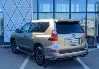 Подержанный автомобиль Lexus GX 2022 года (7 фото)