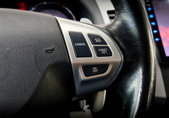 Подержанный автомобиль Peugeot 4007 2011 года (26 фото)