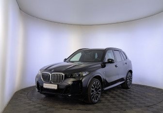 Подержанный автомобиль BMW X5 2025 года (1 фото)
