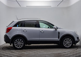 Подержанный автомобиль Opel Antara 2014 года (6 фото)