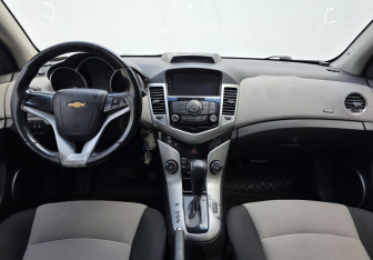 Подержанный автомобиль Chevrolet Cruze Sedan 2011 года (11 фото)