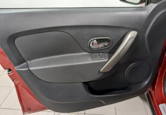 Подержанный автомобиль Renault Logan Sedan 2021 года (11 фото)