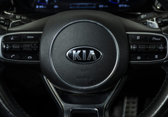 Подержанный автомобиль Kia K5 2021 года (24 фото)
