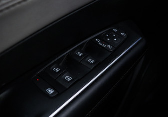 Подержанный автомобиль Renault Talisman Wagon 2017 года (23 фото)