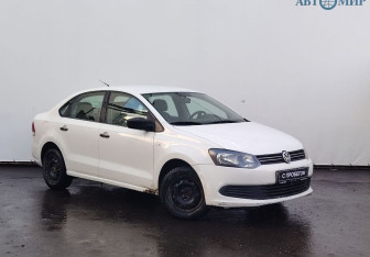 Подержанный автомобиль Volkswagen Polo Sedan 2010 года (3 фото)