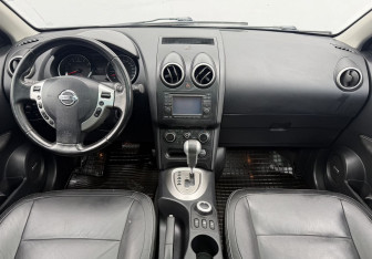 Подержанный автомобиль Nissan Qashqai+2 2011 года (13 фото)