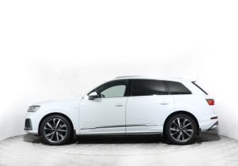 Подержанный автомобиль Audi Q7 2021 года (8 фото)