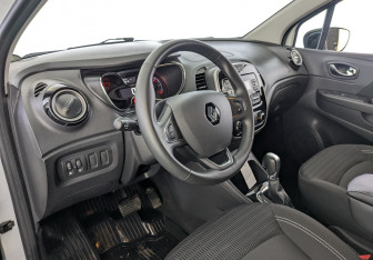 Подержанный автомобиль Renault Kaptur 2017 года (16 фото)