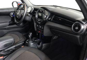 Подержанный автомобиль MINI Hatch 2021 года (5 фото)