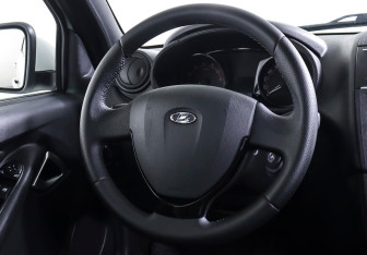 Подержанный автомобиль LADA (ВАЗ) Granta Wagon 2019 года (12 фото)