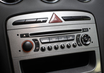 Подержанный автомобиль Peugeot 308 Hatchback 2008 года (20 фото)